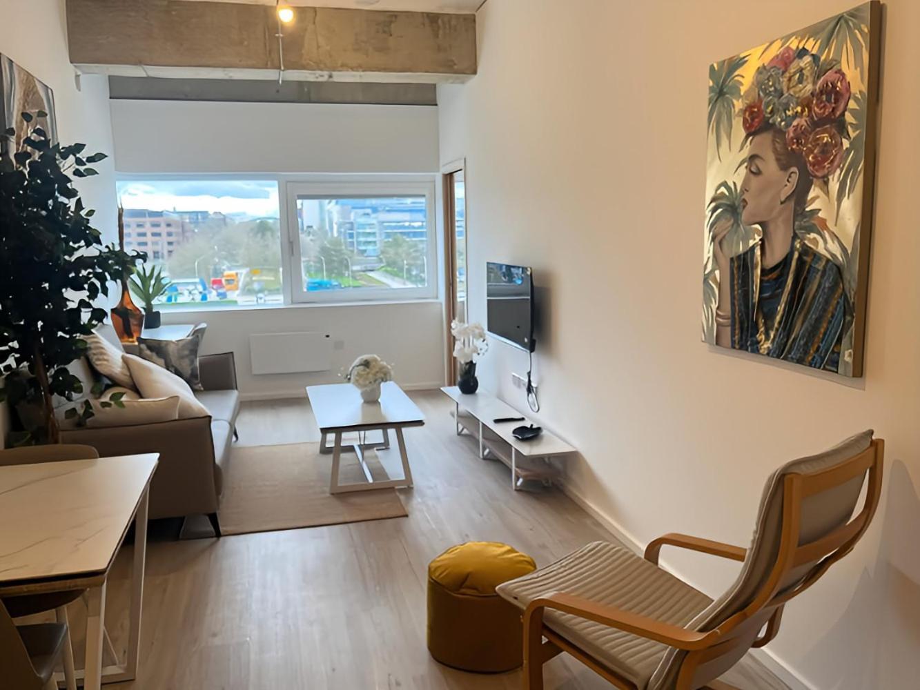 1Br Luxury Flat At Train Station - Long Stays Welcome - Just Ask Мілтон-Кінз Екстер'єр фото