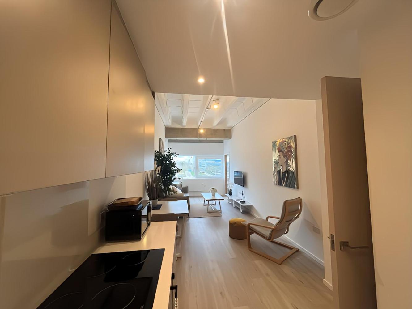 1Br Luxury Flat At Train Station - Long Stays Welcome - Just Ask Мілтон-Кінз Екстер'єр фото