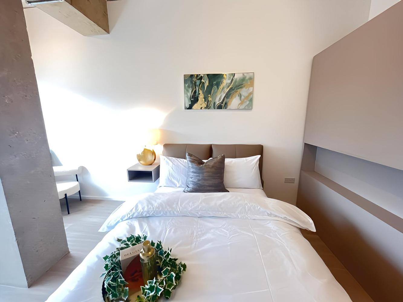 1Br Luxury Flat At Train Station - Long Stays Welcome - Just Ask Мілтон-Кінз Екстер'єр фото