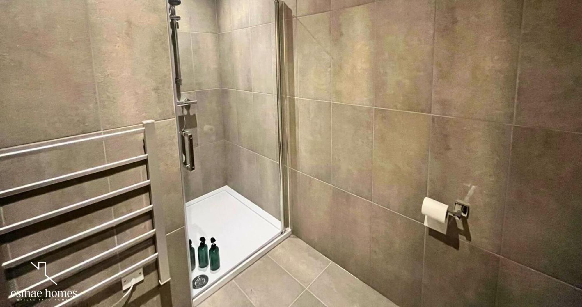 1Br Luxury Flat At Train Station - Long Stays Welcome - Just Ask Мілтон-Кінз Екстер'єр фото