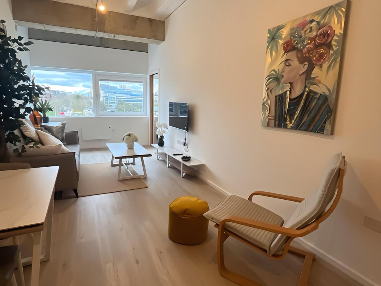 1Br Luxury Flat At Train Station - Long Stays Welcome - Just Ask Мілтон-Кінз Екстер'єр фото