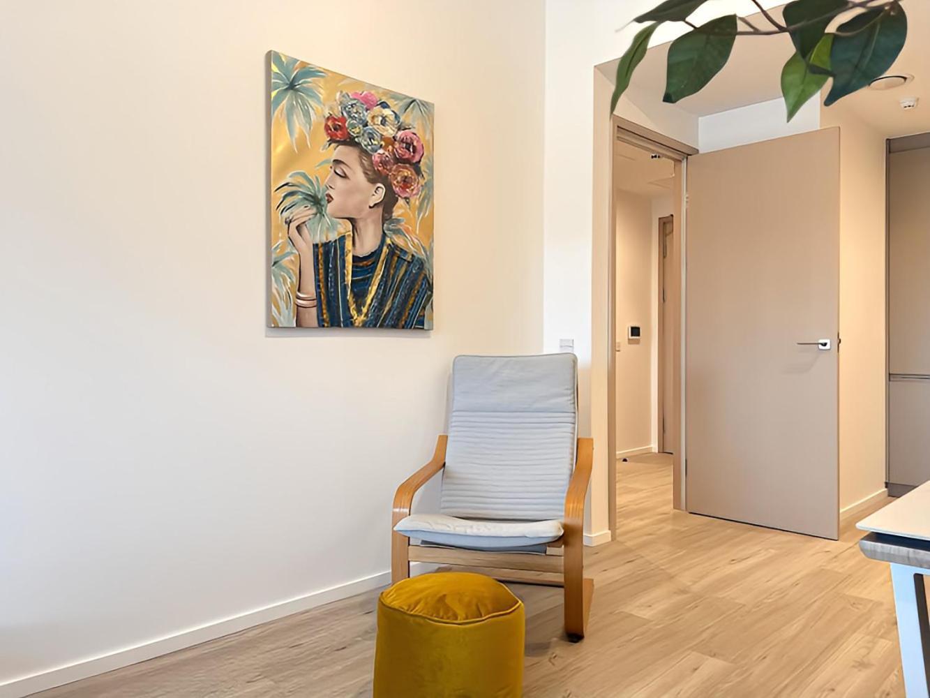 1Br Luxury Flat At Train Station - Long Stays Welcome - Just Ask Мілтон-Кінз Екстер'єр фото